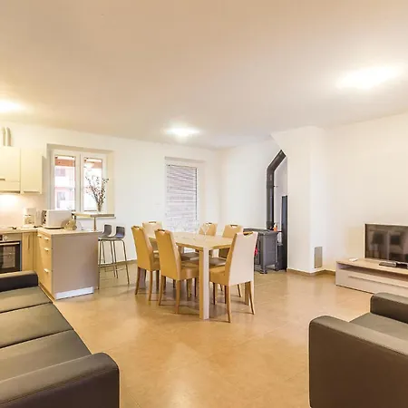 Cozy In Bratulici With Kitchen בית נופש