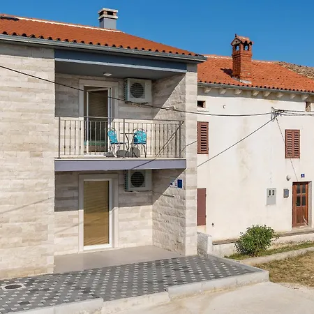 Cozy In Bratulici With Kitchen Tatil Evi Hreljići